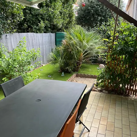 Holiday home Pavillon De Chic Et Moderne