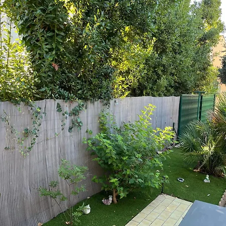 Holiday home Pavillon De Chic Et Moderne